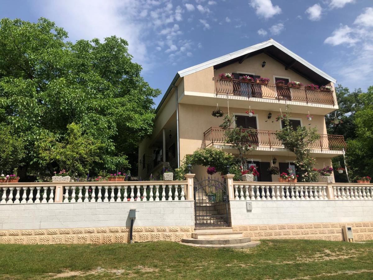 Apartman Ana Vrlika Ngoại thất bức ảnh