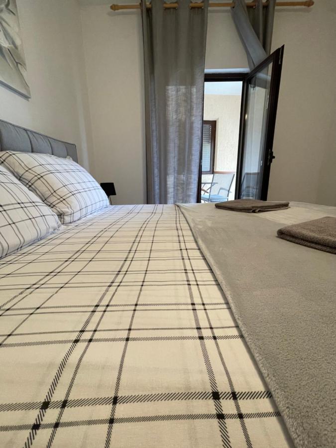 Apartman Ana Vrlika Ngoại thất bức ảnh