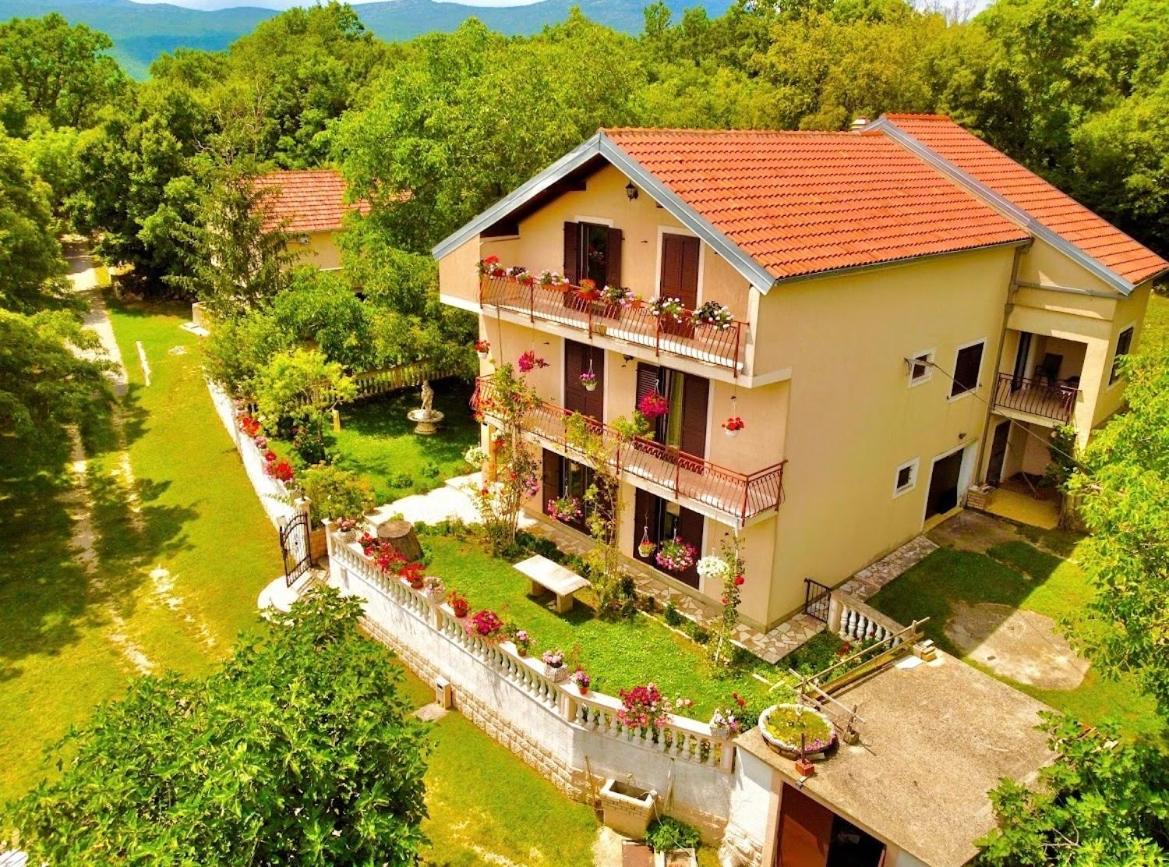 Apartman Ana Vrlika Ngoại thất bức ảnh